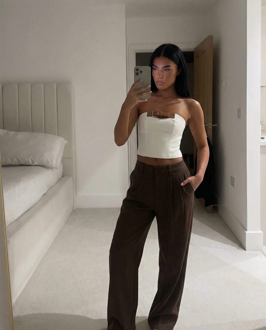 High-Waisted Wide-Leg Pleated Trousers for Women - View 2