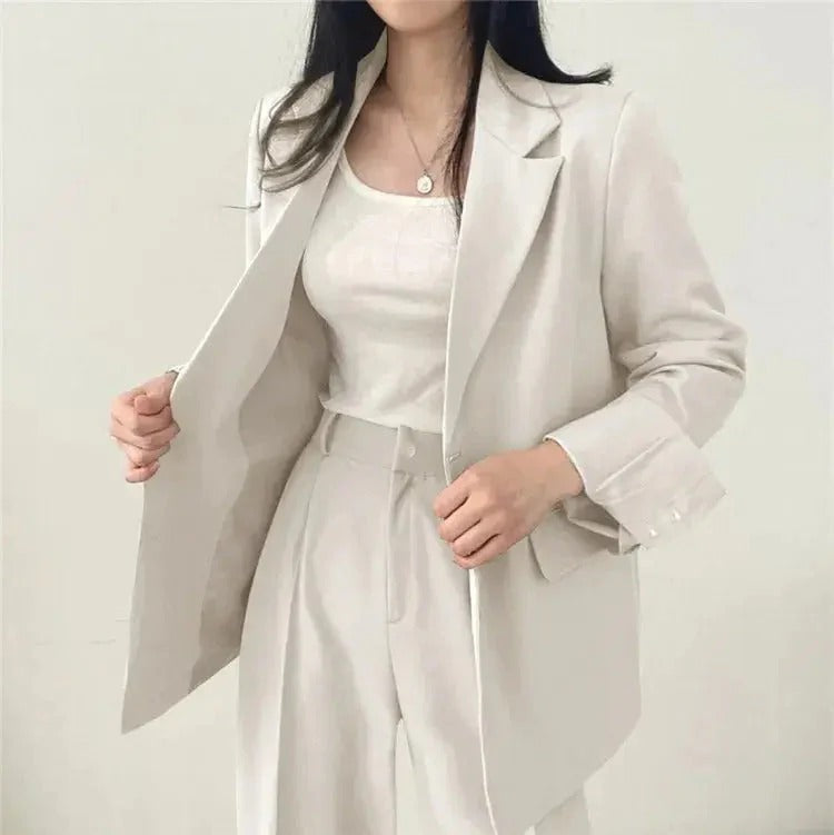 Elegant Tailored Blazer and Trouser Set with Relaxed Fit for Women