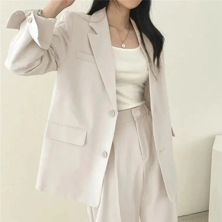 Elegant Tailored Blazer and Trouser Set with Relaxed Fit for Women