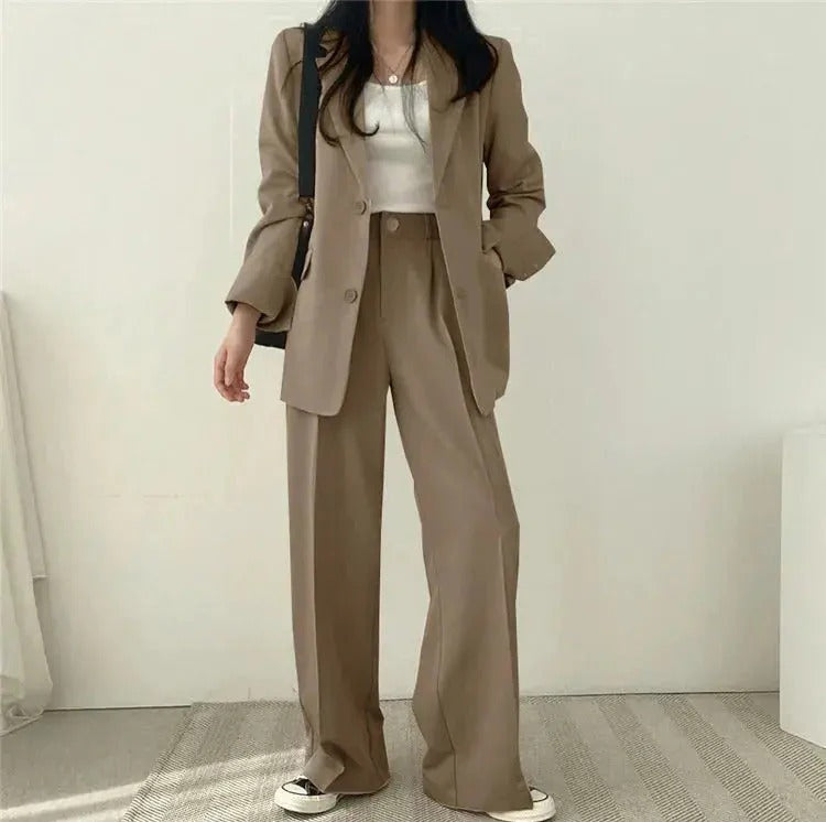 Elegant Tailored Blazer and Trouser Set with Relaxed Fit for Women