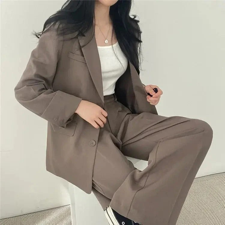 Elegant Tailored Blazer and Trouser Set with Relaxed Fit for Women